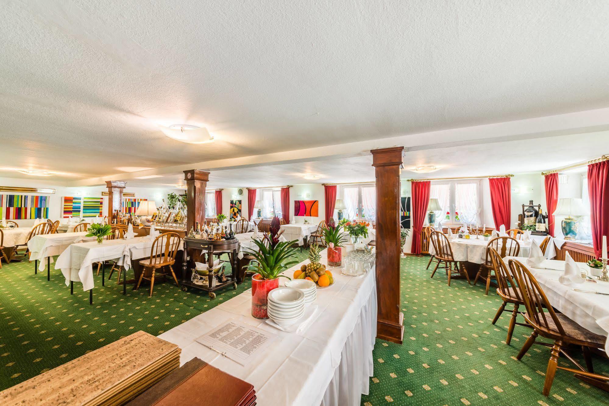 Hotel Goldener Sternen Констанц Экстерьер фото