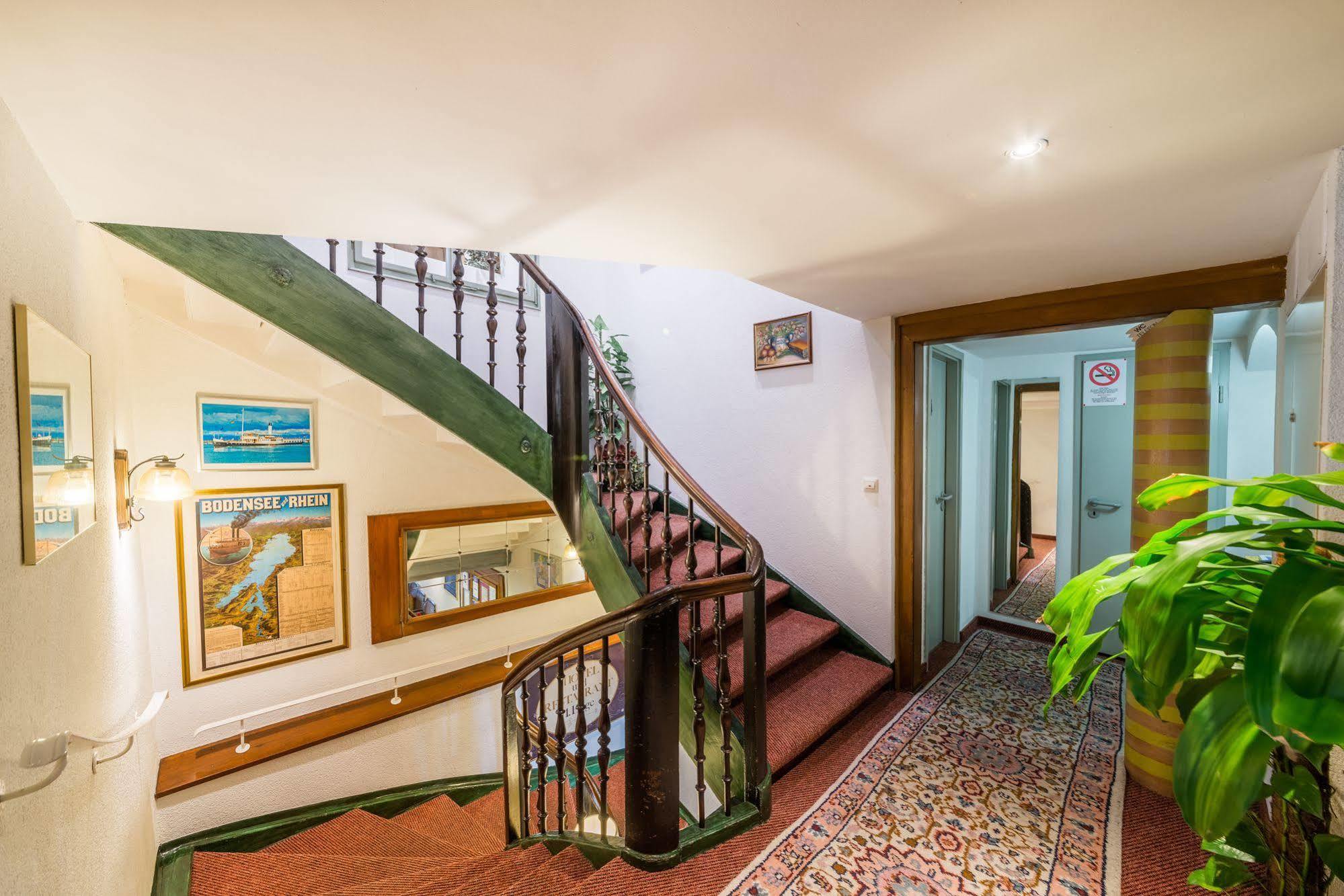 Hotel Goldener Sternen Констанц Экстерьер фото